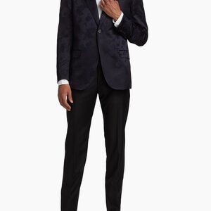 Emporio Armani
Floral Wool-Blend Jacquard Dinner Jacket